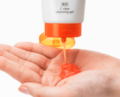 ドクターケイ薬用Cクリアクレンジングジェルを手の平に出してみた画像